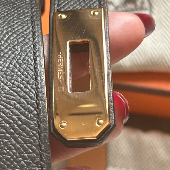 Hermes Kelly belt black and rosegold with box and dustbags. - Picture 5 of 9